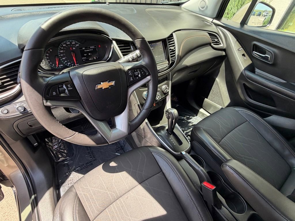 Used 2022 Chevrolet Trax LT w/ Driver Confidence Package AWD/4WD image 11