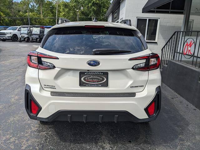 Used 2024 Subaru Crosstrek 2.0i Premium AWD/4WD image 4
