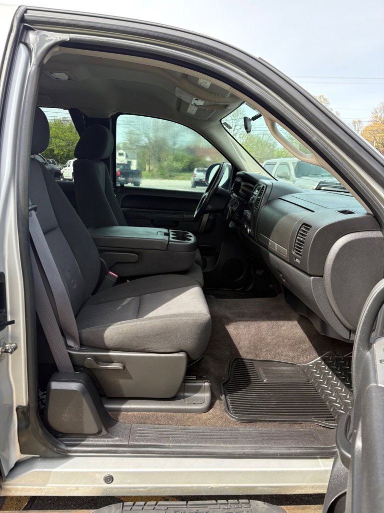 Used 2011 Chevrolet Silverado 1500 LT AWD/4WD image 11