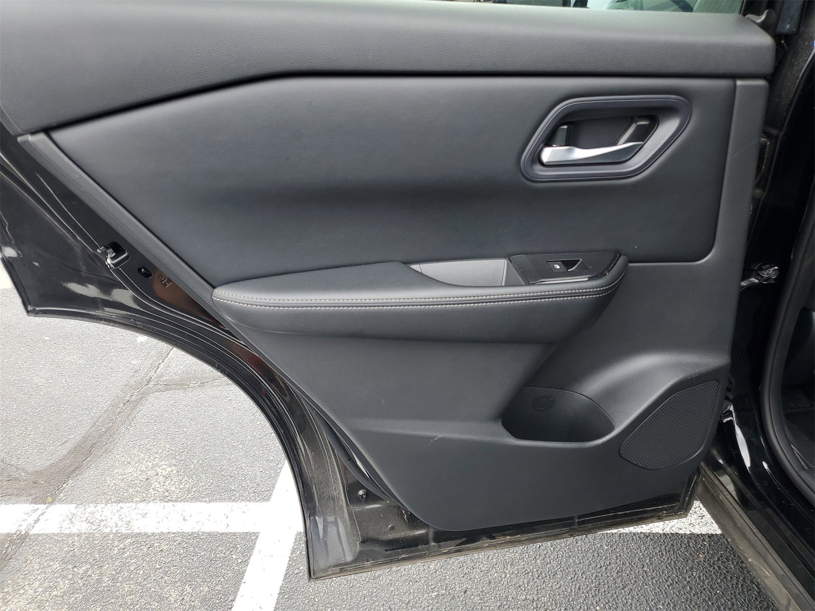 Used 2024 Nissan Rogue SV image 23