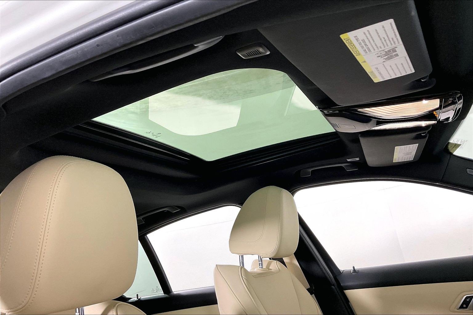 Used 2021 BMW 330i xDrive Sedan w/ Convenience Package image 22