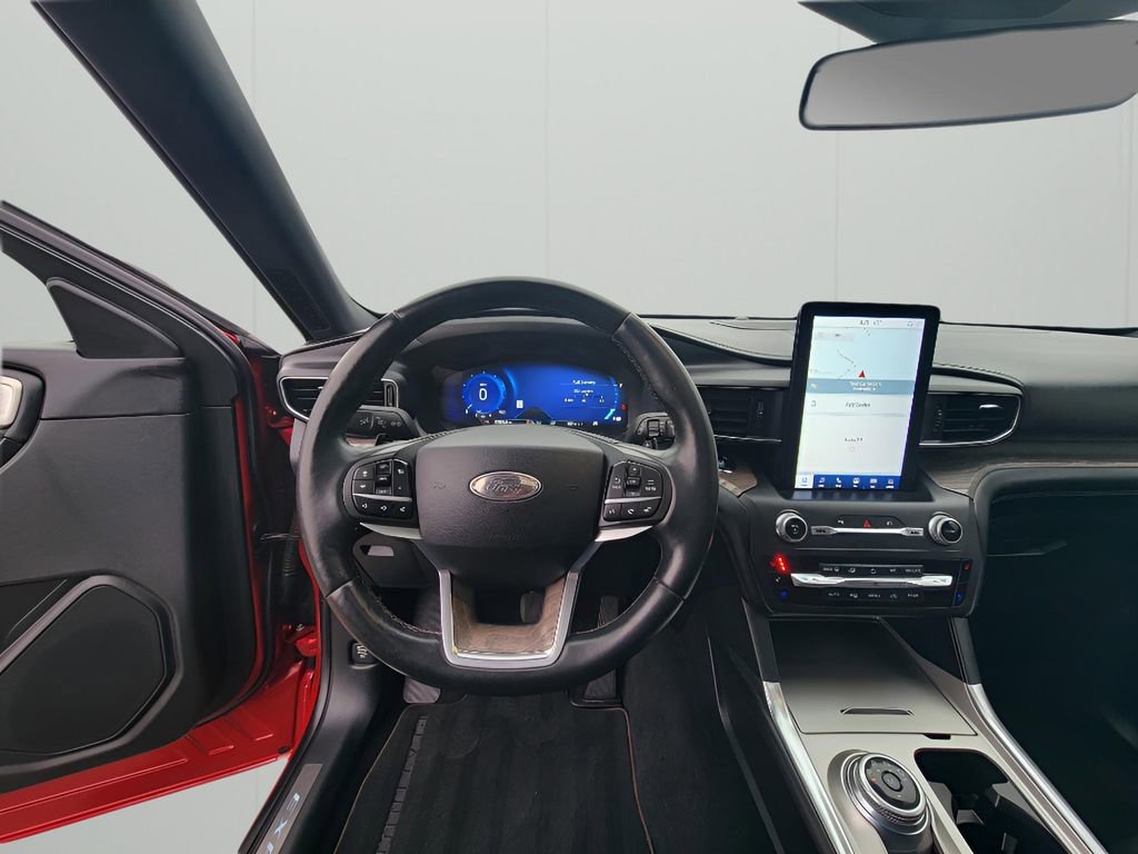 Used 2020 Ford Explorer Platinum w/ Premium Technology Package image 17