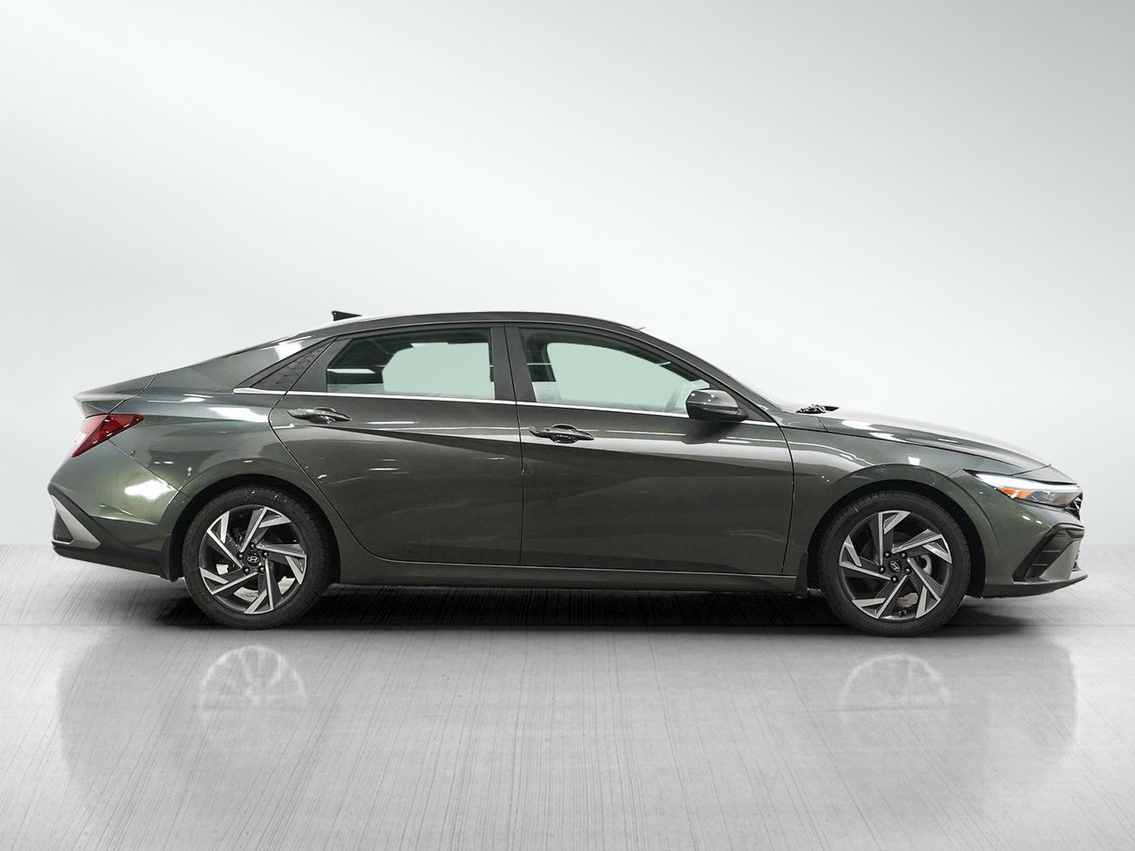 Used 2024 Hyundai Elantra SEL w/ Convenience Package FWD image 6