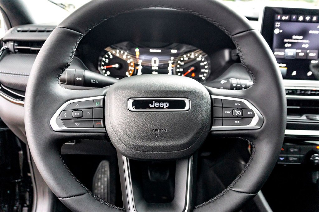 New 2026 Jeep Compass Latitude image 12