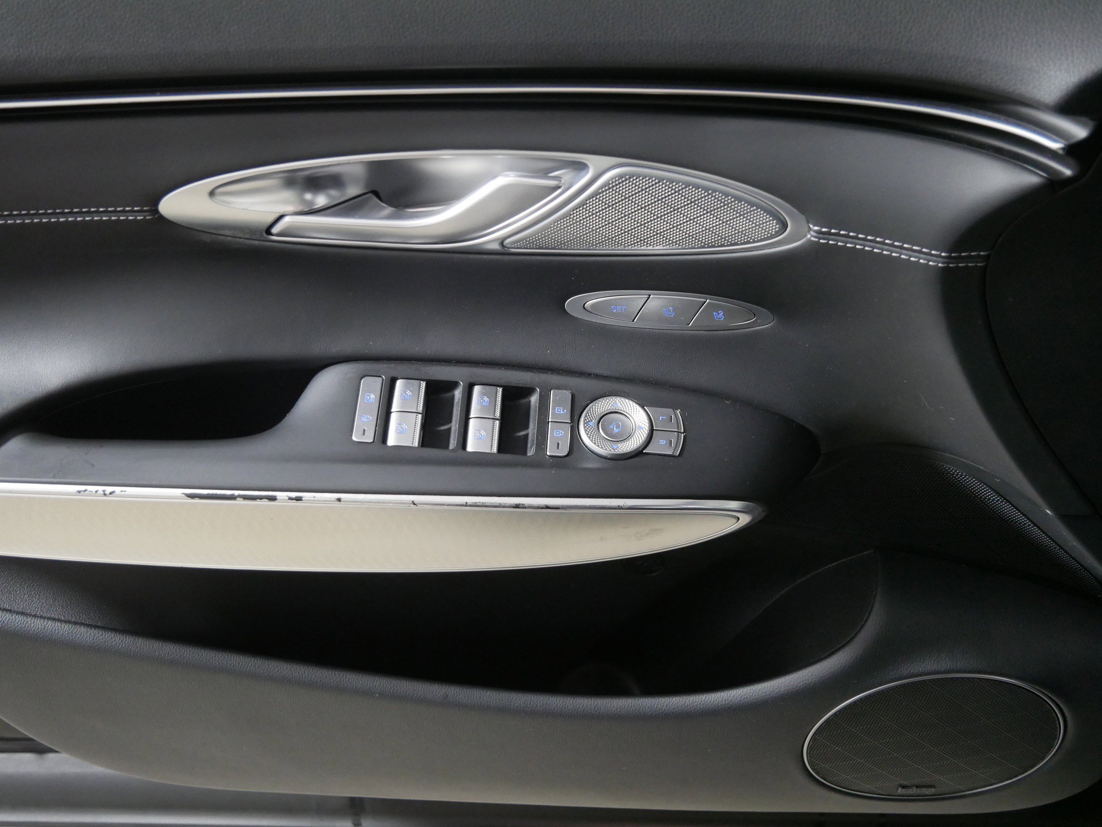 Certified 2022 Genesis GV70 2.5T w/ Select Package image 19