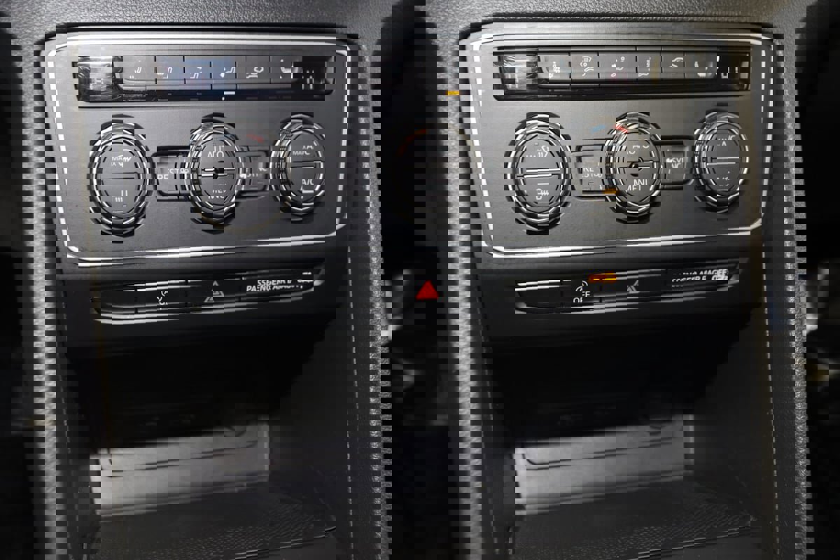 Used 2021 Volkswagen Atlas SE image 30