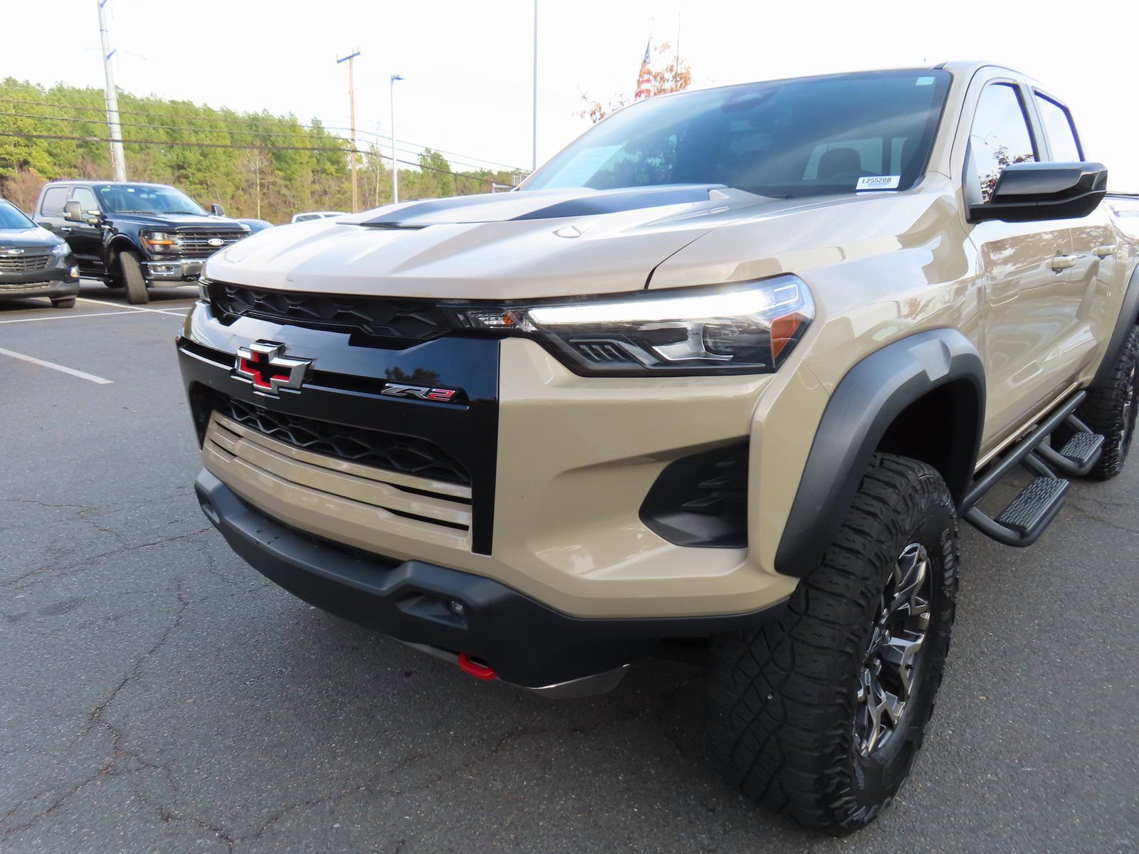 Used 2023 Chevrolet Colorado ZR2 w/ ZR2 Convenience Package III image 8
