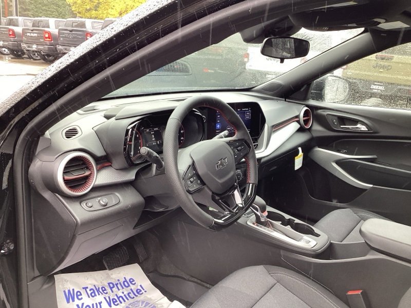 New 2026 Chevrolet Trax RS w/ Sunroof Package image 25