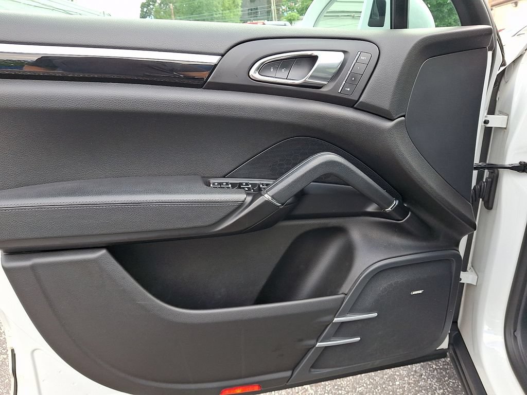 Used 2017 Porsche Cayenne Platinum Edition AWD/4WD image 13