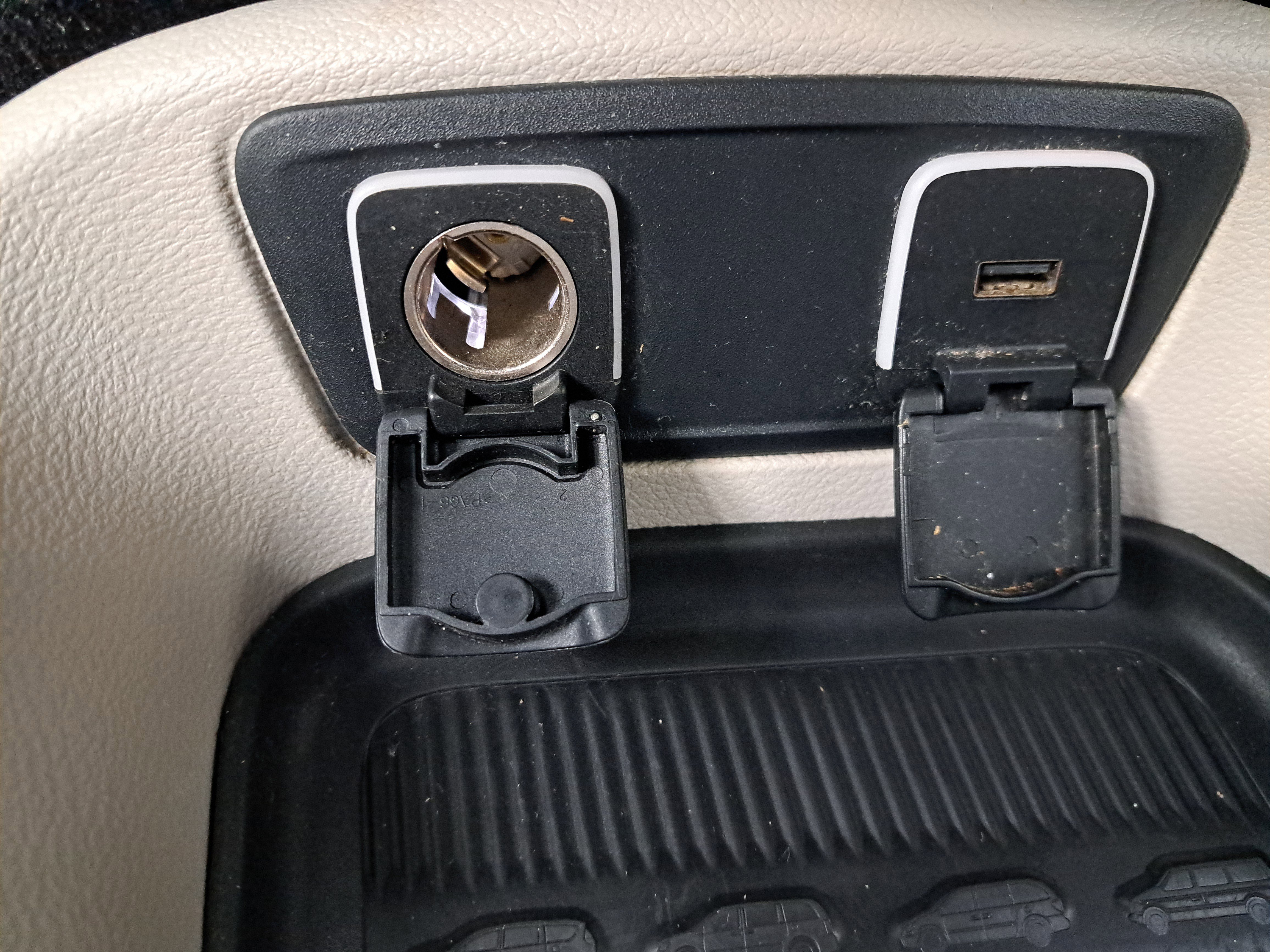 Used 2017 Chrysler Pacifica Touring Plus w/ Tire & Wheel Group image 25