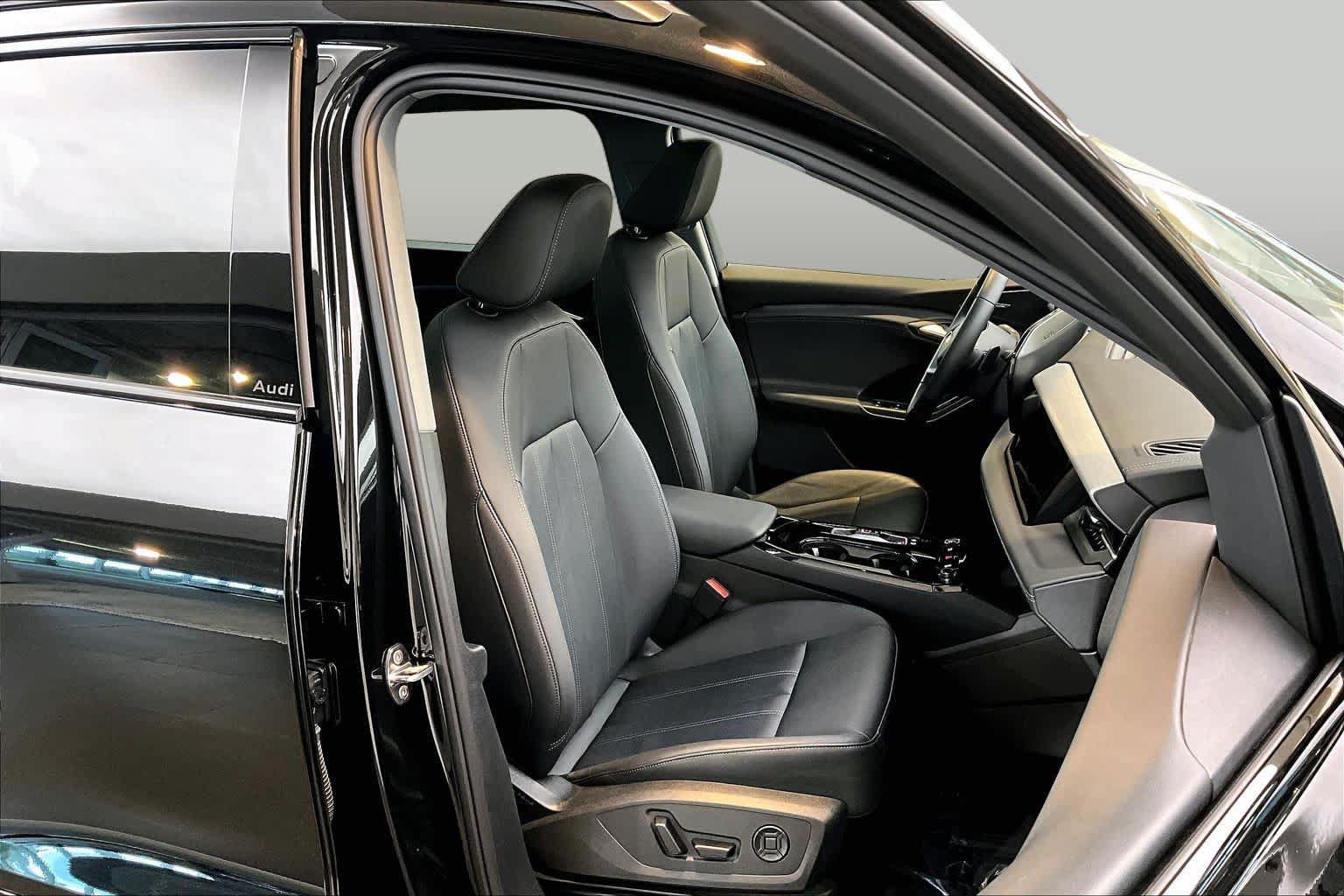 Used 2025 Audi Q6 e-tron Premium Plus w/ Premium Plus RWD image 8