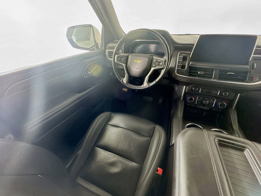 Used 2023 Chevrolet Suburban LT image 9