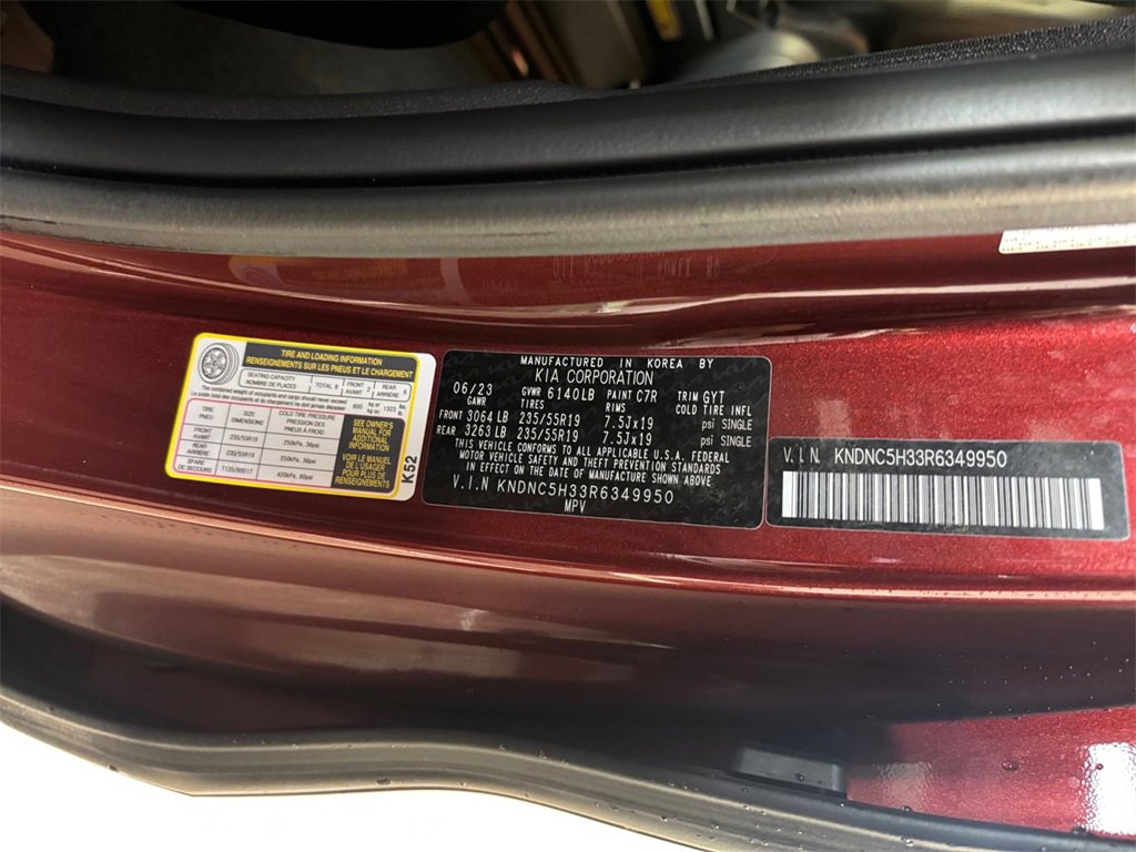 Certified 2024 Kia Carnival EX image 31