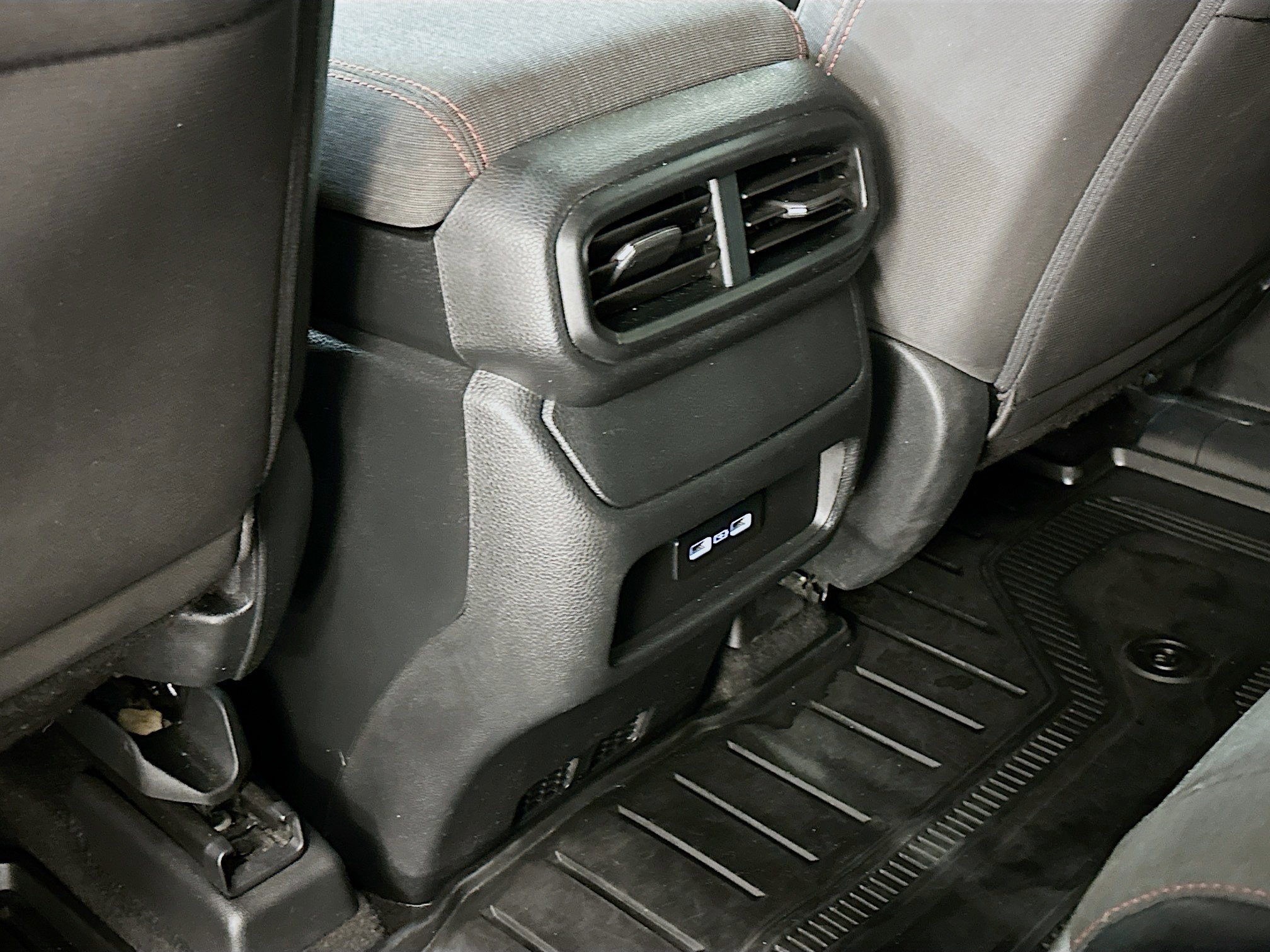 Used 2023 Honda Pilot Sport image 27