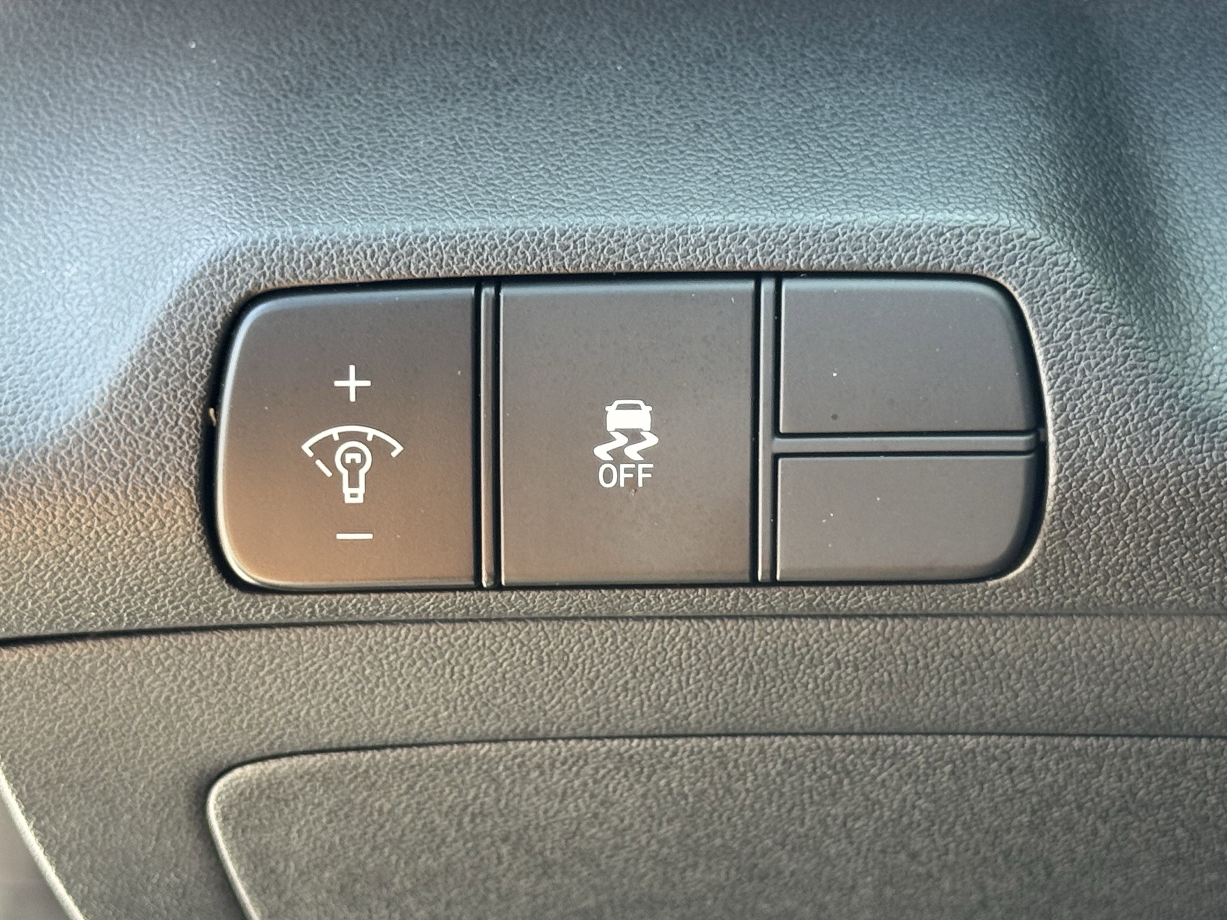 Used 2025 Hyundai Elantra SEL FWD image 26