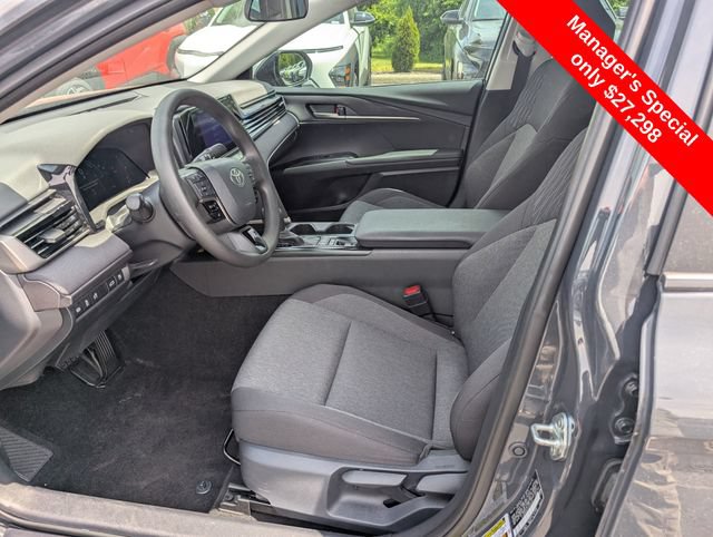Used 2025 Toyota Camry LE AWD/4WD image 13
