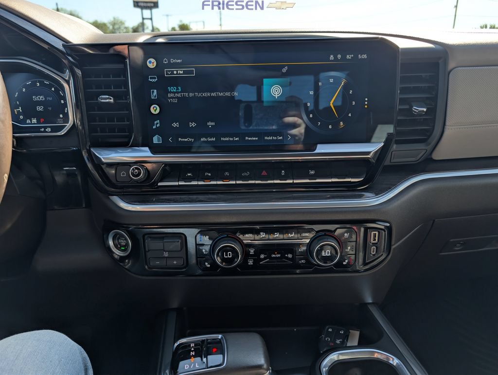 Used 2022 Chevrolet Silverado 1500 LTZ w/ Technology Package AWD/4WD image 19