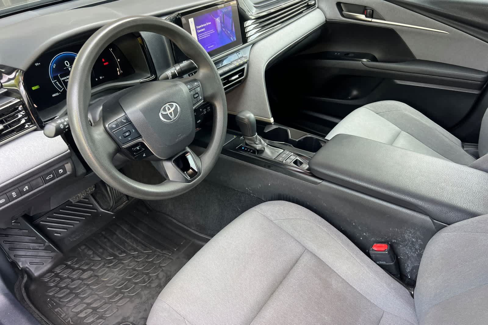 Used 2025 Toyota Camry LE FWD image 11