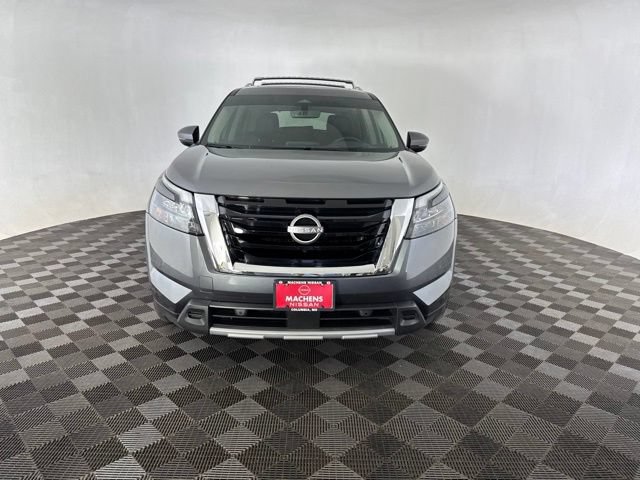 Certified 2025 Nissan Pathfinder Platinum AWD/4WD image 2