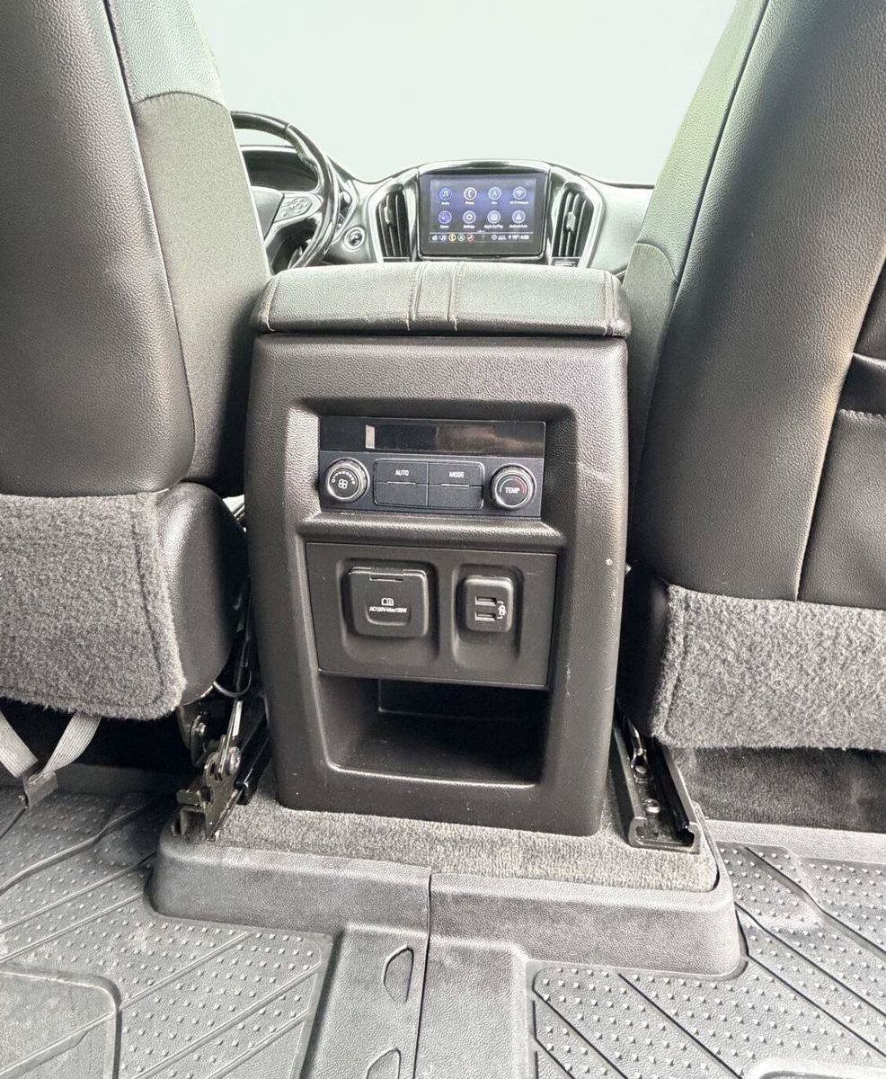 Used 2020 Chevrolet Traverse RS AWD/4WD image 19