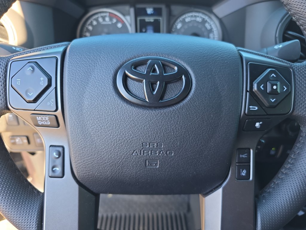 Used 2022 Toyota Tacoma TRD Sport w/ Technology Package AWD/4WD image 45