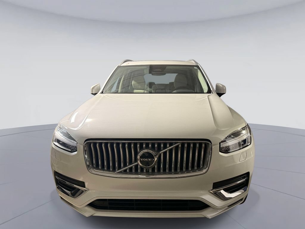 Used 2025 Volvo XC90 T8 Plus AWD/4WD image 2
