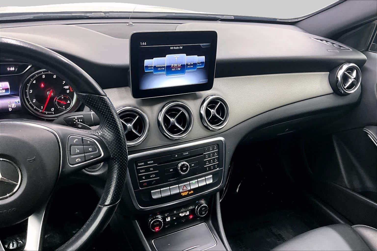 Used 2020 Mercedes-Benz GLA 250 w/ Premium Package image 7