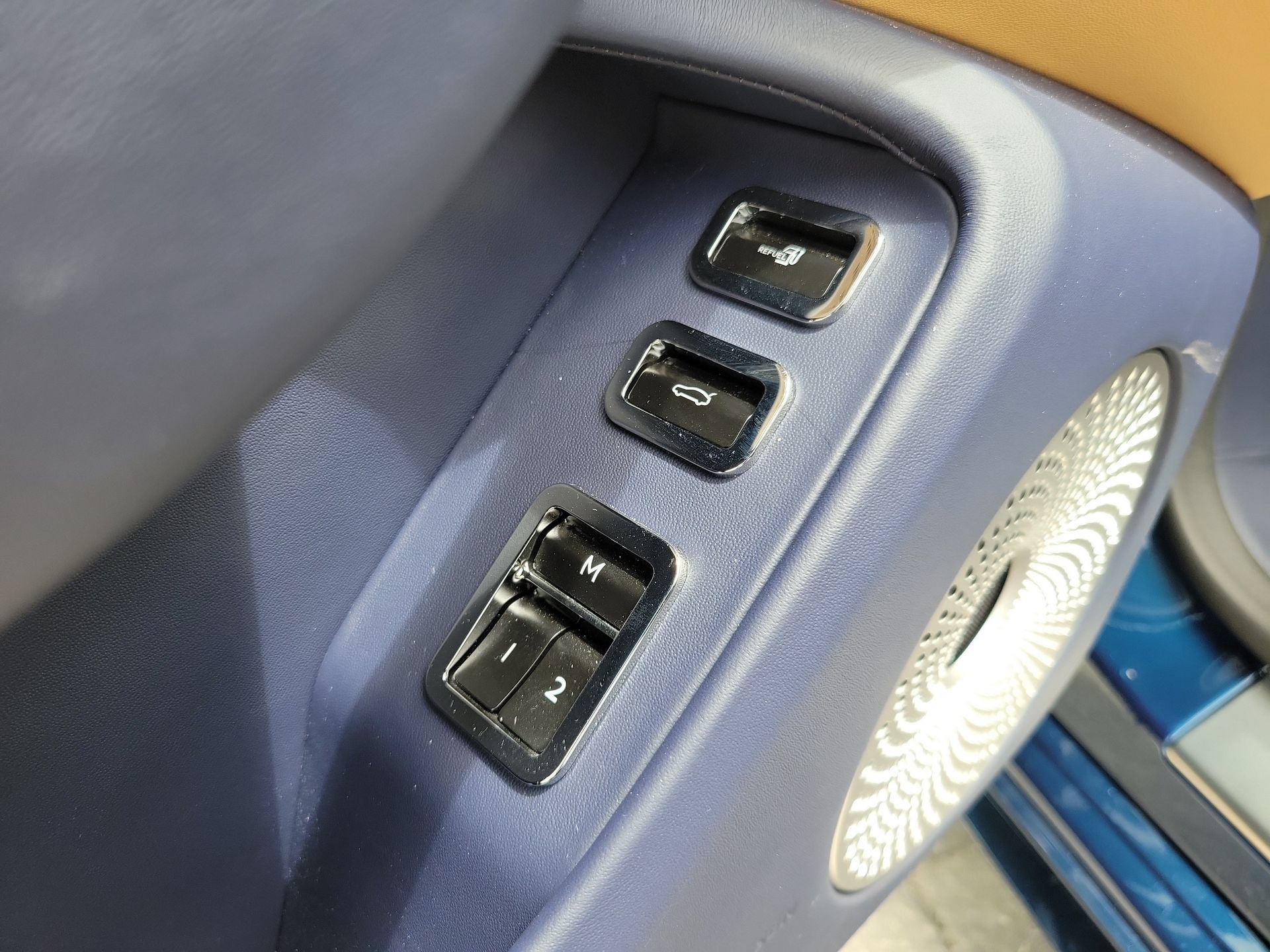 Used 2025 Bentley Flying Spur Plug-In Hybrid AWD/4WD image 48
