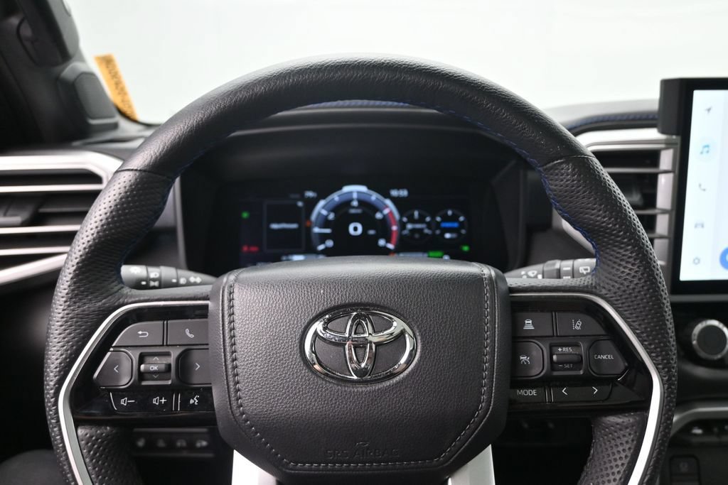 Used 2025 Toyota Sequoia Platinum AWD/4WD image 14