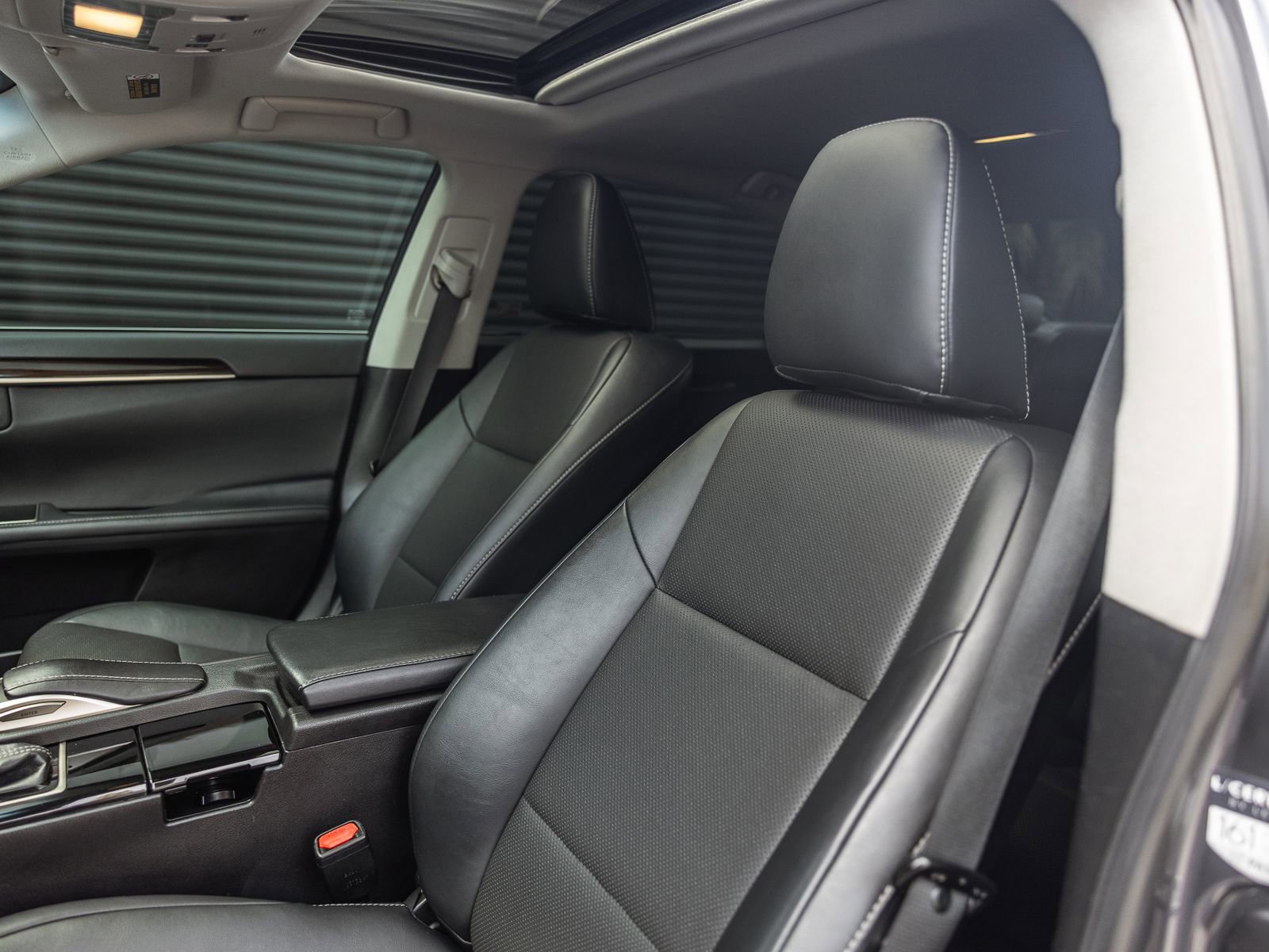 Used 2016 Lexus ES 350 w/ Navigation System Package image 5