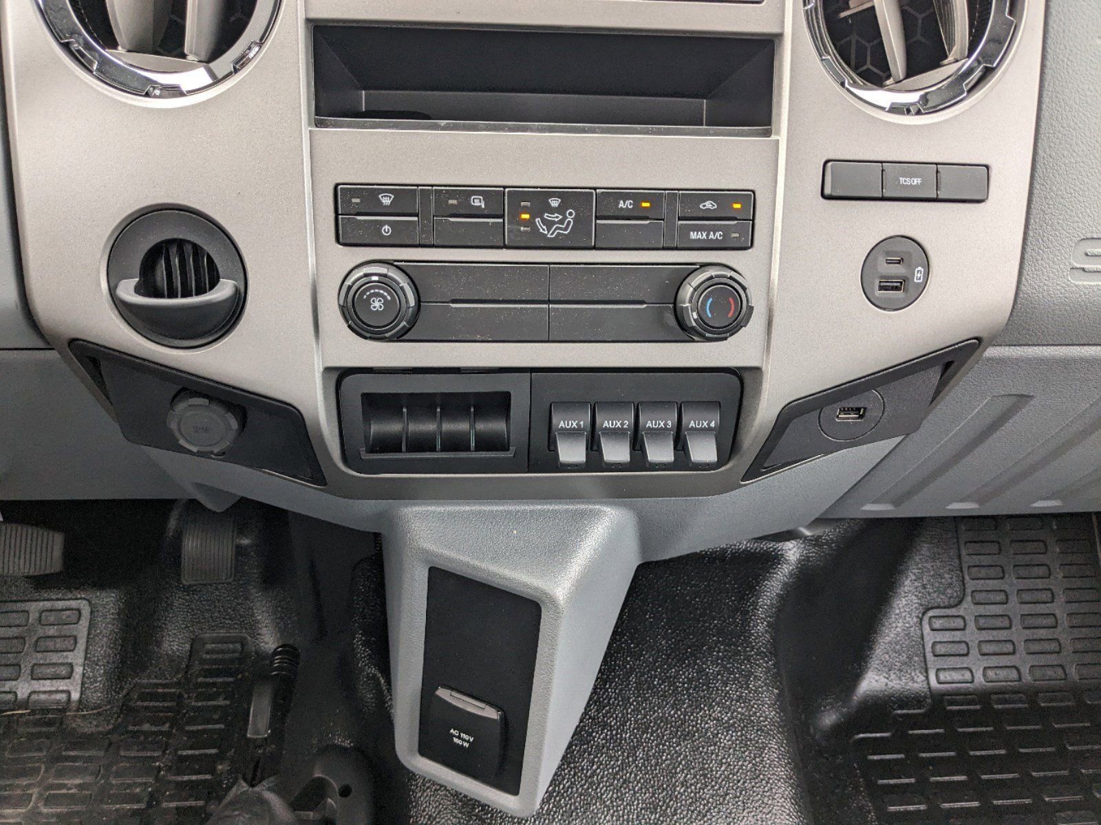 New 2025 Ford F650 2WD Regular Cab Super Duty image 16