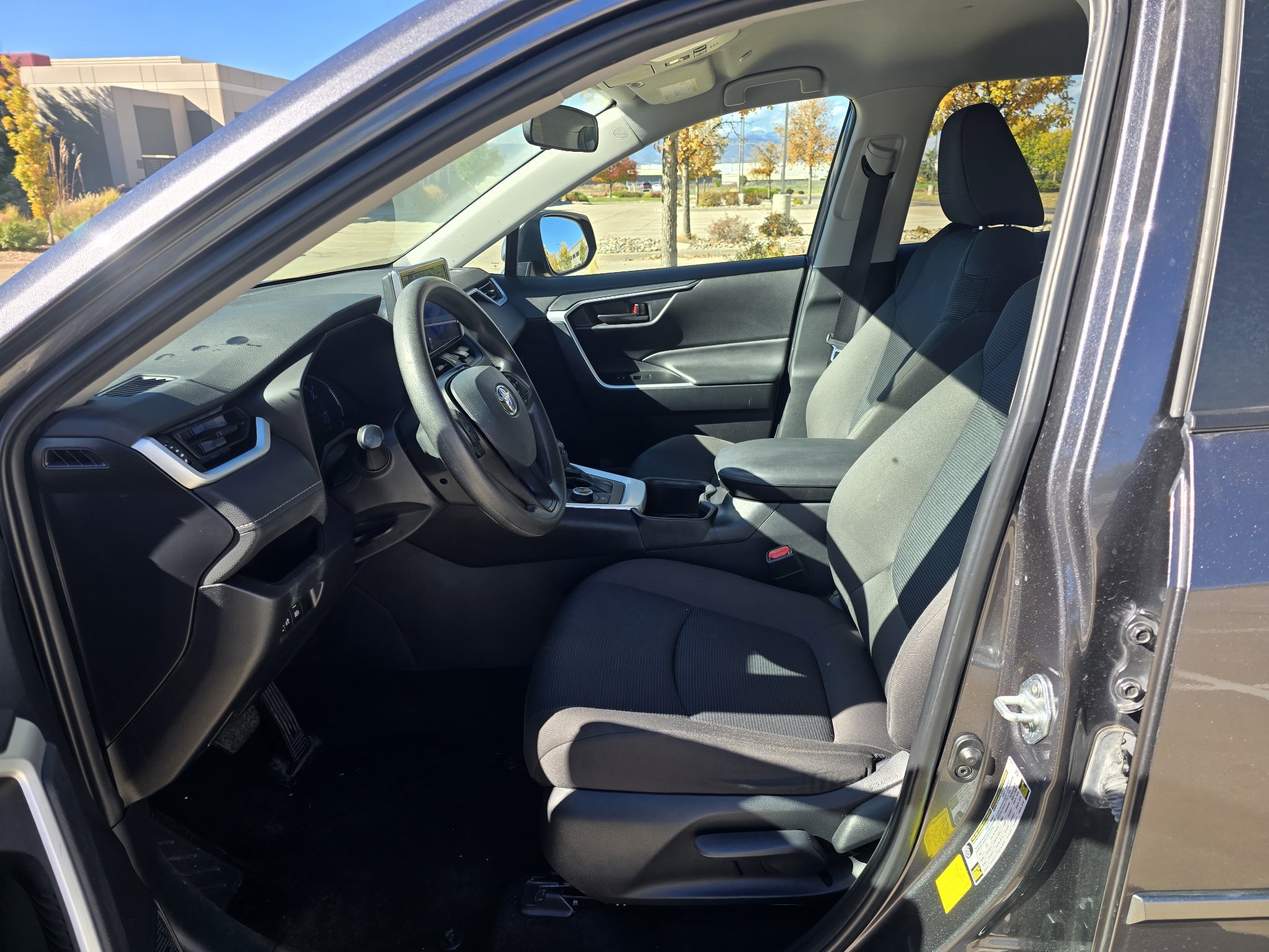 Used 2024 Toyota RAV4 LE AWD/4WD image 13