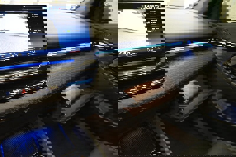 Used 2026 BMW 530i w/ M Sport Package image 37