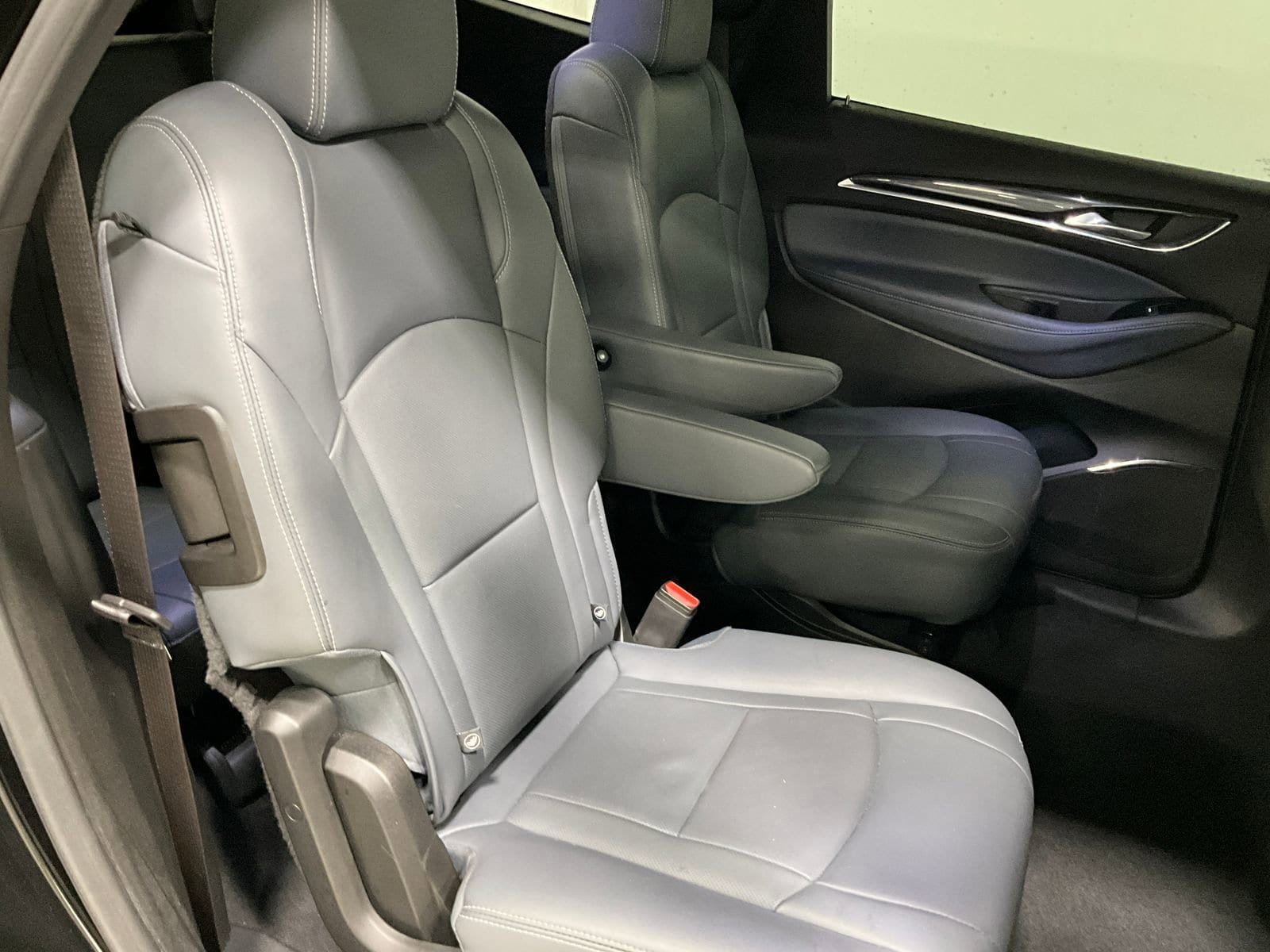 Used 2023 Buick Enclave Essence AWD/4WD image 23