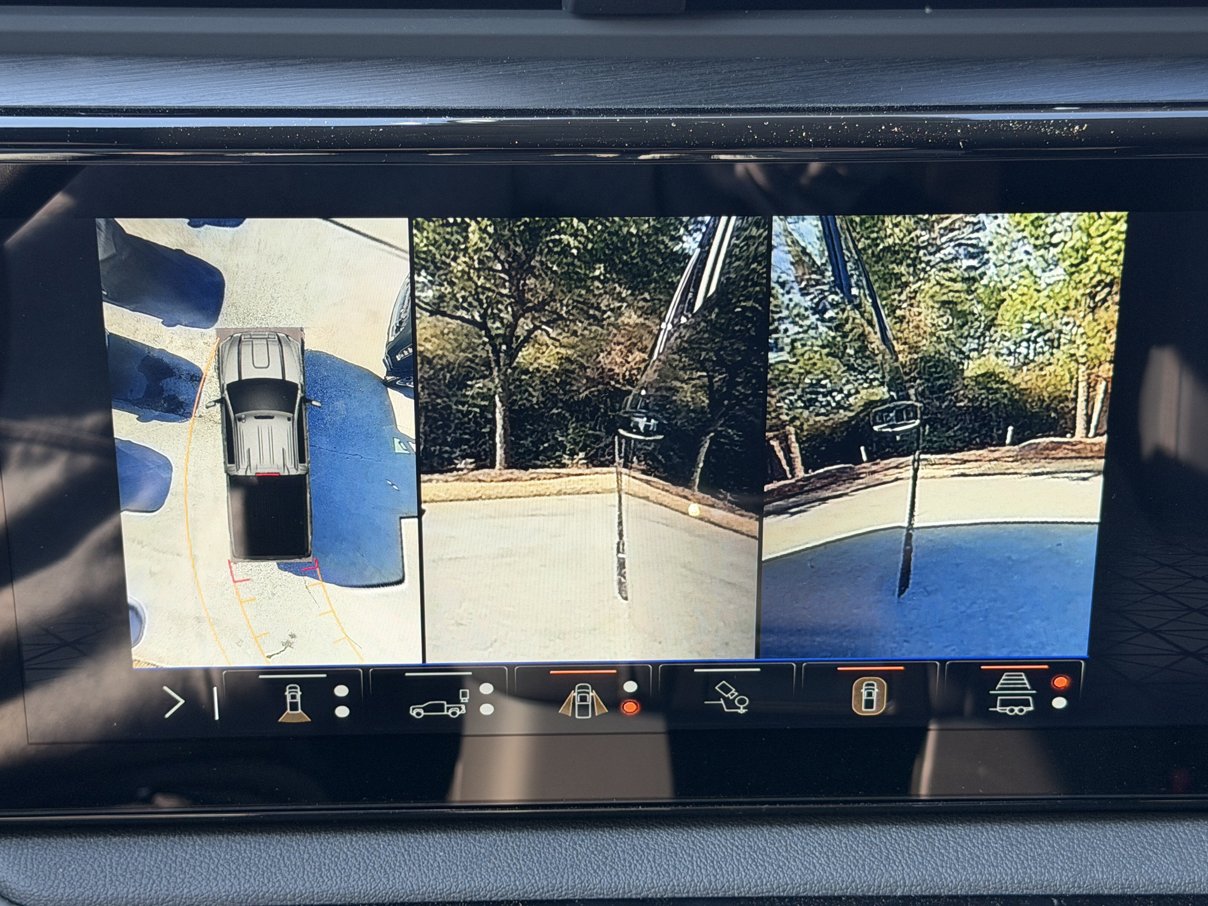 New 2026 GMC Sierra 2500 AT4 w/ Technology Package image 38