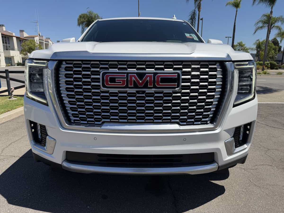 Used 2023 GMC Yukon Denali AWD/4WD image 12