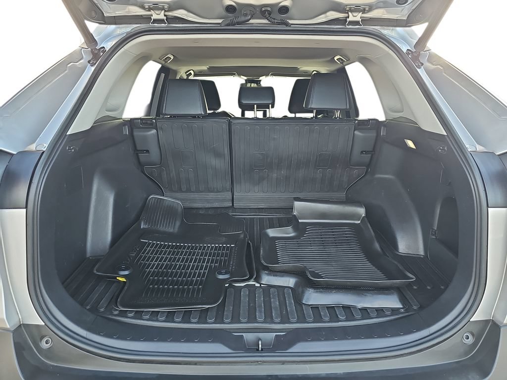 Used 2023 Toyota RAV4 XLE Premium FWD image 30