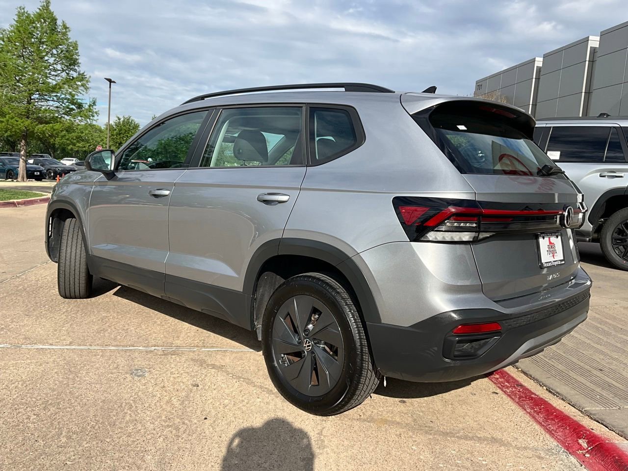 Used 2025 Volkswagen Taos S FWD image 8