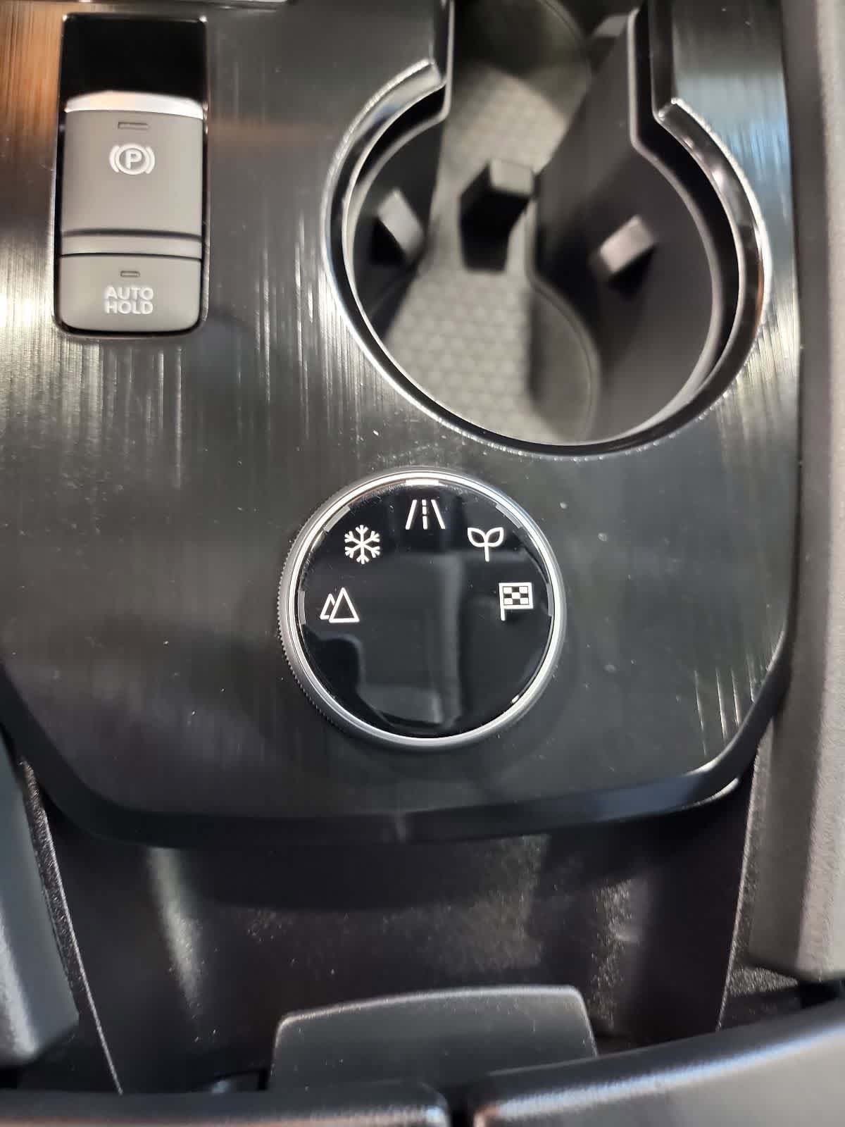 Used 2022 Nissan Rogue SV AWD/4WD image 3