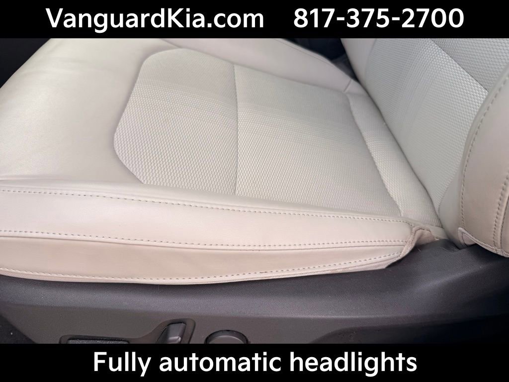 Certified 2024 Kia Niro EX image 15