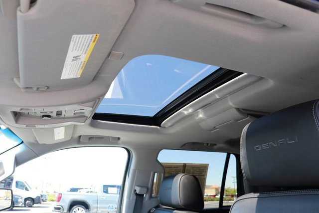 Used 2018 GMC Yukon Denali w/ Denali Ultimate Package image 31