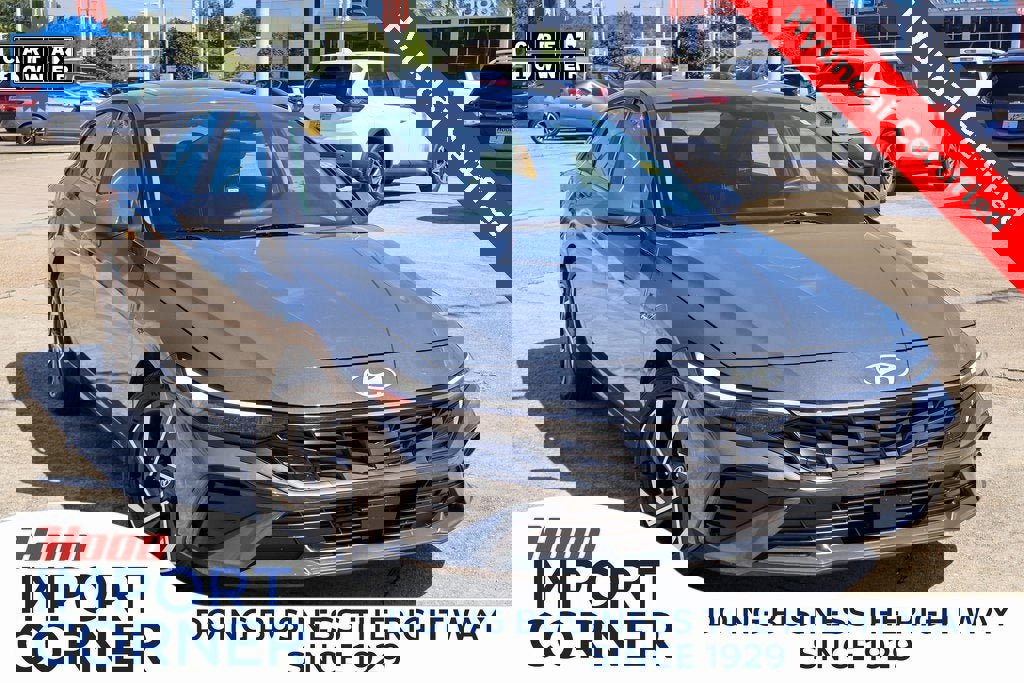 Used 2024 Hyundai Elantra SEL w/ Convenience Package
