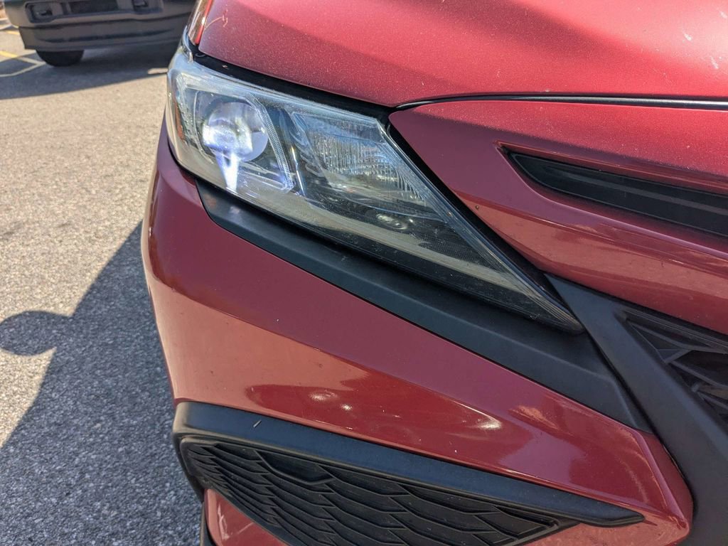 Used 2021 Toyota Camry SE image 10