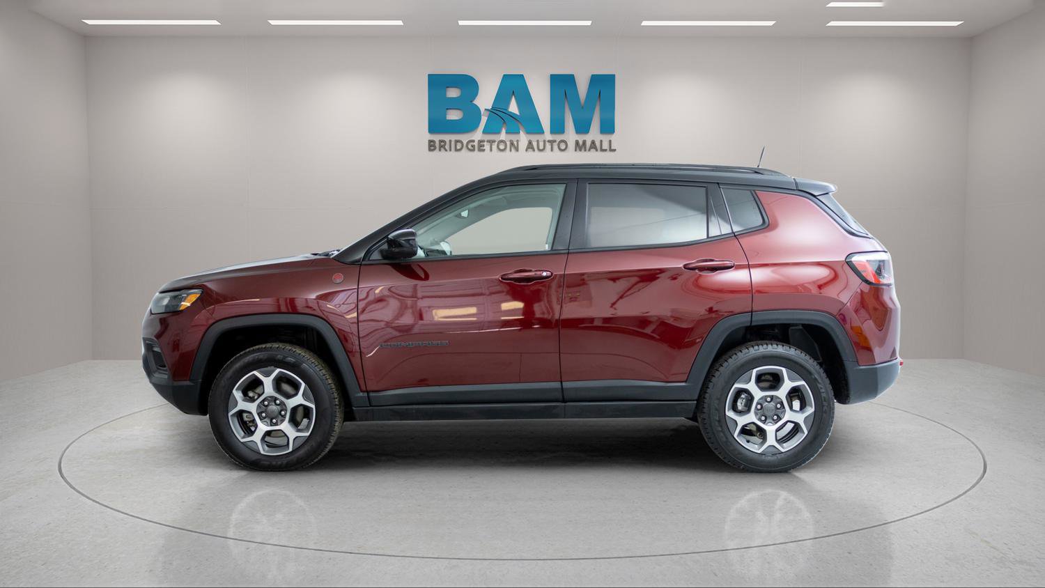 Used 2022 Jeep Compass Trailhawk w/ Sun and Sound Group image 4