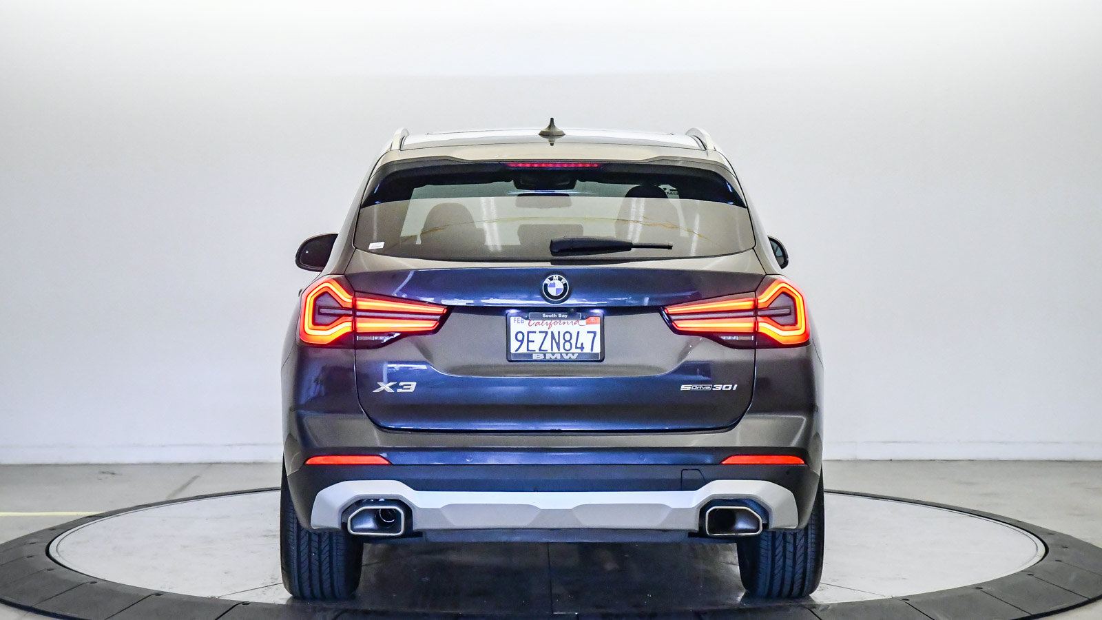 Used 2023 BMW X3 sDrive30i w/ Convenience Package RWD image 3