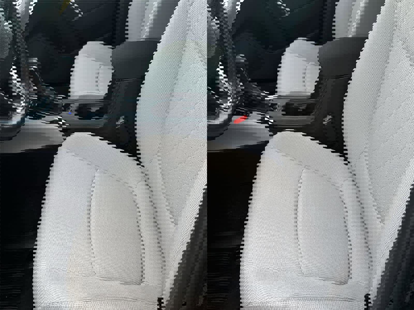 Used 2022 Toyota Corolla Cross LE image 12