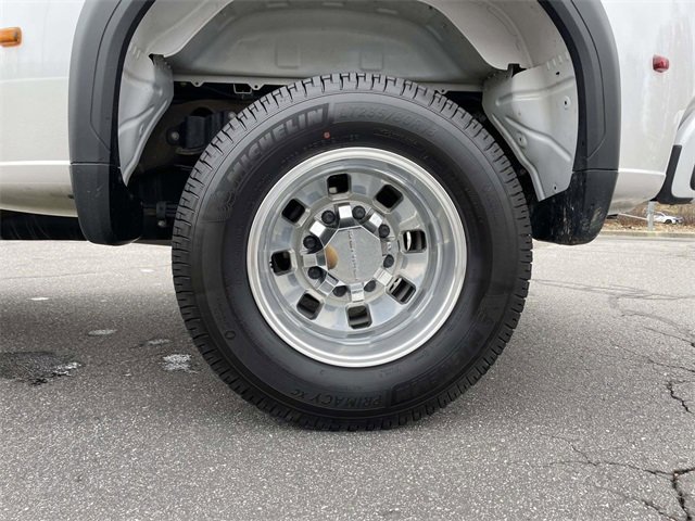 Used 2024 GMC Sierra 3500 Denali Ultimate image 9