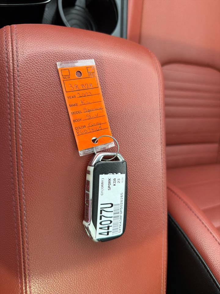 Used 2023 Kia Sportage SX image 29