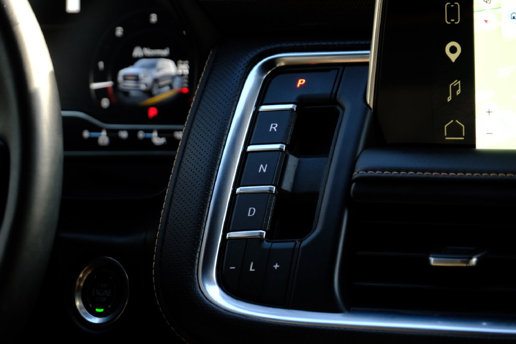 Used 2023 GMC Yukon AT4 w/ AT4 Premium Plus Package AWD/4WD image 23