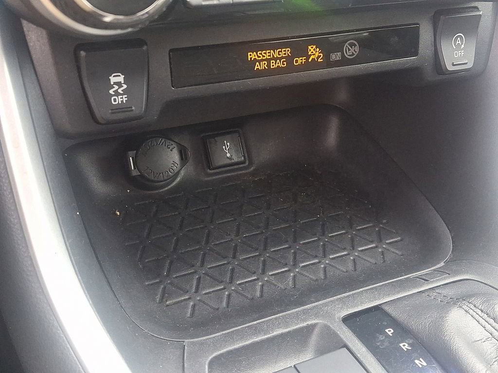 Used 2021 Toyota RAV4 XLE image 26